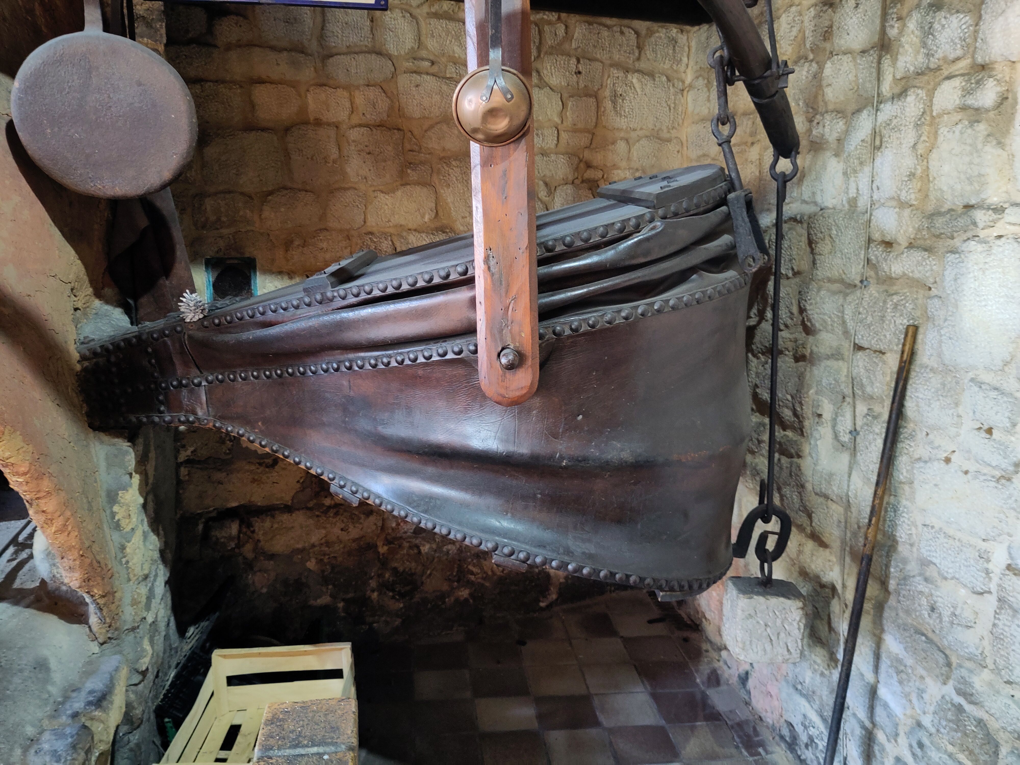 Bellows